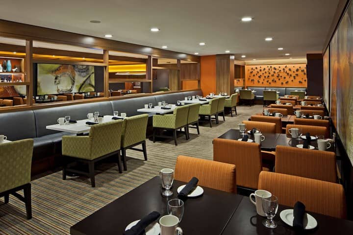Dining 74 of 98