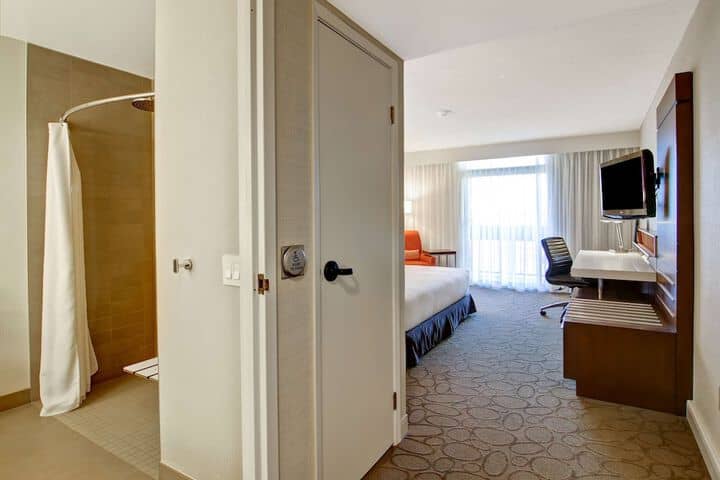 Room 28 of 98